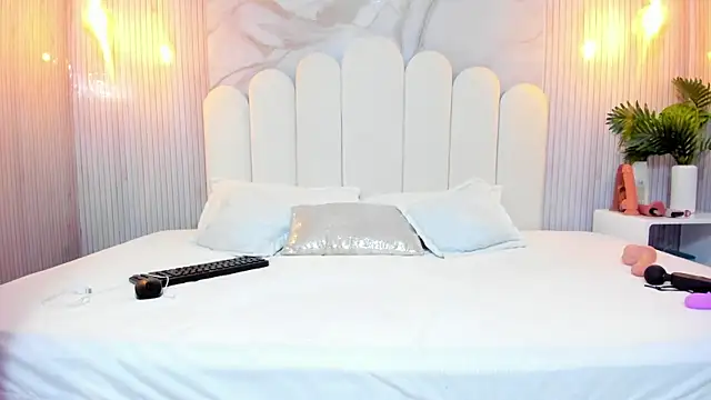 Kendall curves online show from May 9, 2:26 am