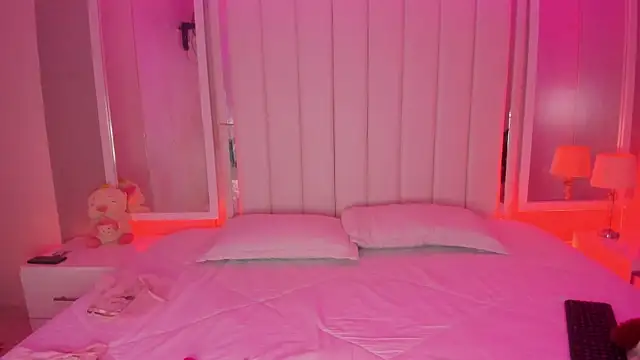 Kendall curves online show from March 31, 3:30 am