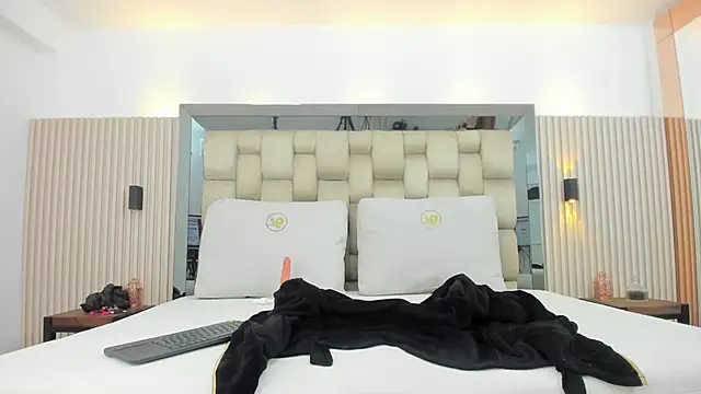 noah pariss online show from December 4, 11:20 am