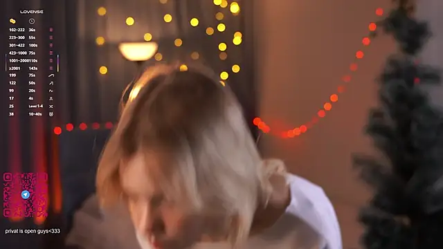 PhillisEsplin online show from December 20, 7:06 pm