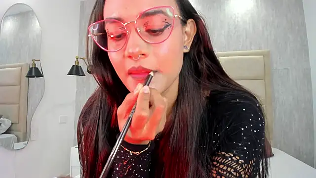 Lilith Russoo online show from July 22, 1:46 pm