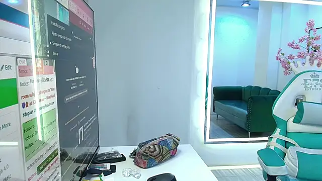 Gemma bellini online show from December 4, 7:35 pm