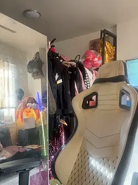 Motherbigbus online show from February 3, 4:23 pm