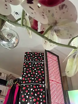 Motherbigbus online show from March 22, 11:17 pm