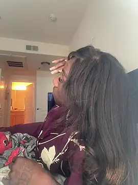 Motherbigbus online show from April 3, 5:52 pm