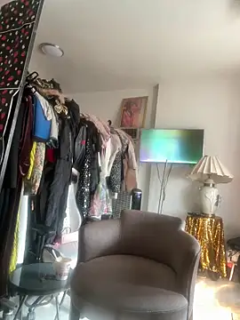 Motherbigbus online show from March 19, 4:51 pm