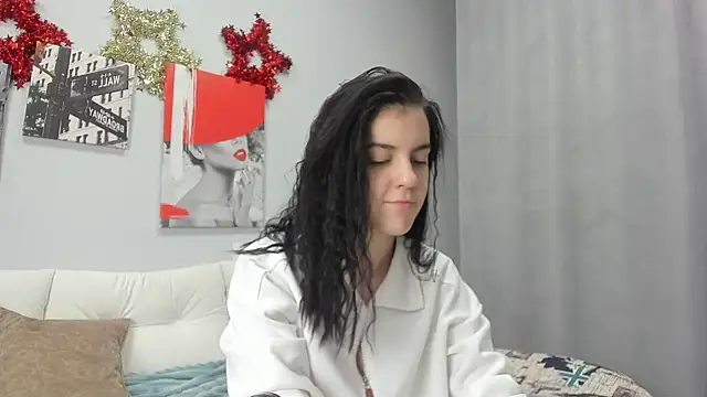 Lovely Audrey online show from December 14, 1:12 am