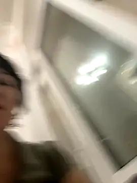 Snapshot of LittleBead522 chatting on November 16, 3:39 pm LittleBead522 online show from November 16, 3:39 pm