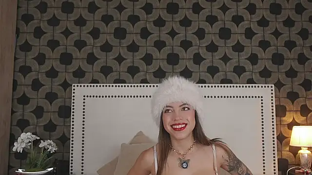 AlexaWhatson online show from January 13, 8:35 pm