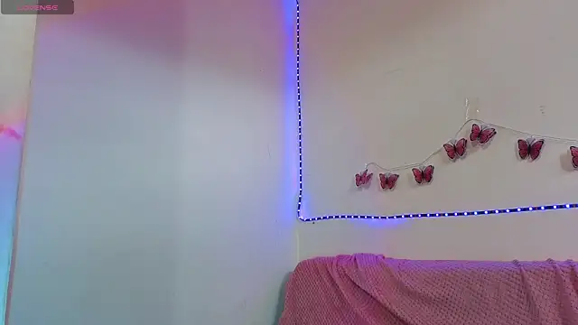 Kellybblue online show from May 29, 9:43 pm