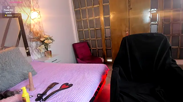 LILITH LIBELULA online show from December 1, 7:37 pm