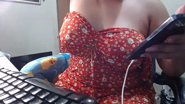 Snapshot of DiivaMarii chatting on June 18, 6:46 pm DiivaMarii online show from June 18, 6:46 pm