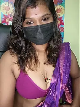 Snapshot of Premalatha_28 chatting on July 10, 6:13 am Premalatha 28 online show from July 10, 6:13 am