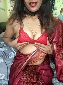 Snapshot of Premalatha_28 chatting on February 4, 6:19 am Premalatha 28 online show from February 4, 6:19 am