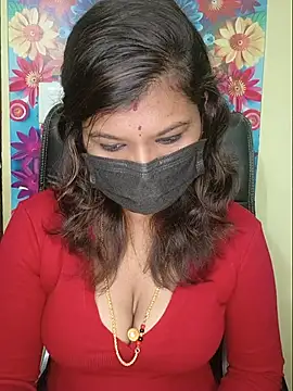 Snapshot of Premalatha_28 chatting on June 20, 7:08 pm Premalatha 28 online show from June 20, 7:08 pm