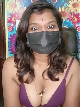 Snapshot of Premalatha_28 chatting on June 19, 5:35 am Premalatha 28 online show from June 19, 5:35 am