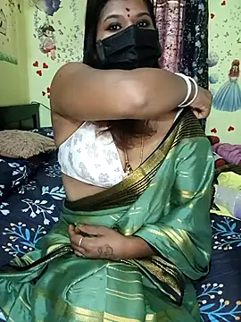 Snapshot of Premalatha_28 chatting on February 9, 4:43 am Premalatha 28 online show from February 9, 4:43 am