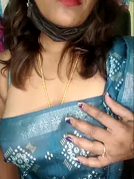 Snapshot of Premalatha_28 chatting on June 22, 5:37 am Premalatha 28 online show from June 22, 5:37 am