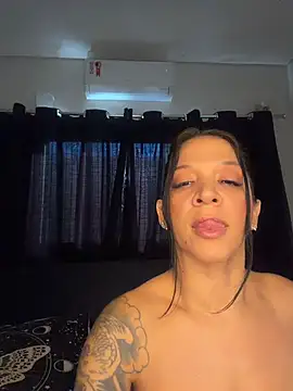 Snapshot of biadominatrix chatting on June 2, 1:11 pm biadominatrix online show from June 2, 1:11 pm