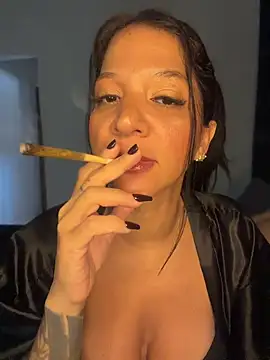 Snapshot of biadominatrix chatting on May 15, 12:58 pm biadominatrix online show from May 15, 12:58 pm
