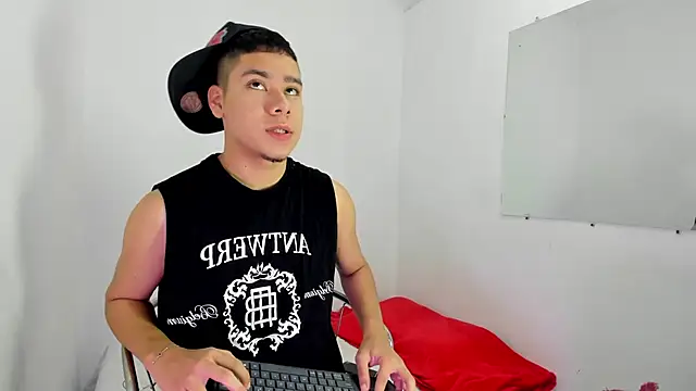 Lucastorrez01 online show from February 12, 3:34 pm