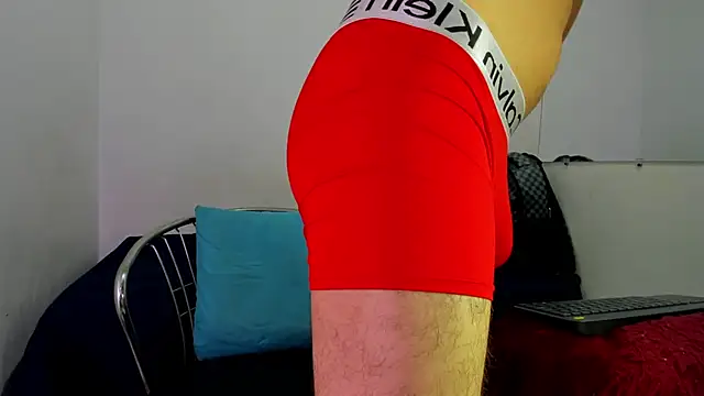 Lucastorrez01 online show from July 1, 5:46 pm