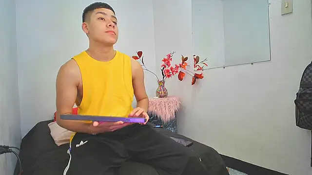 Lucastorrez01 online show from November 30, 2:23 am