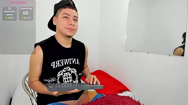 Lucastorrez01 online show from February 14, 4:29 pm