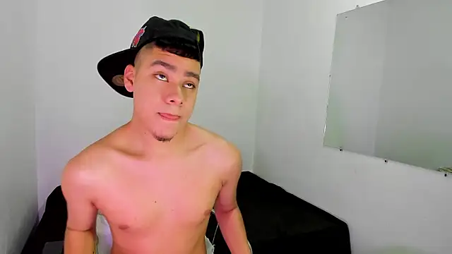 Lucastorrez01 online show from April 13, 12:14 am