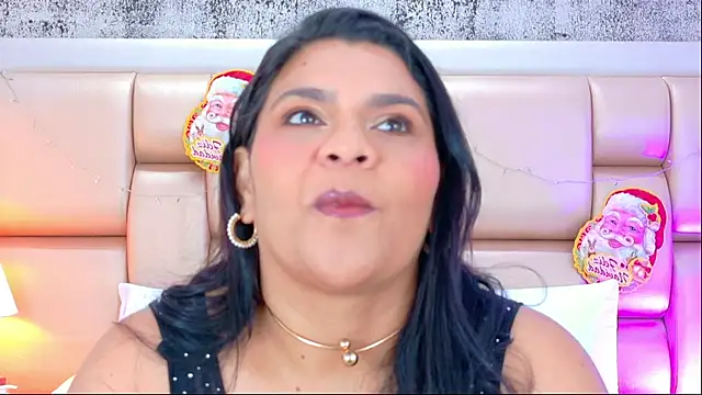 Snapshot of SelennaCooper chatting on December 19, 11:56 am SelennaCooper online show from December 19, 11:56 am