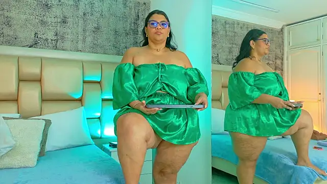 SelennaCooper online show from March 17, 11:57 am