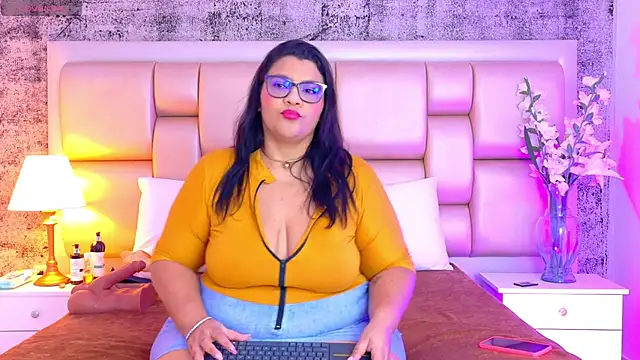 SelennaCooper online show from February 28, 11:43 am