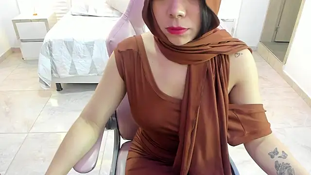 Snapshot of Tahira_bakir chatting on November 18, 3:37 pm Tahira bakir online show from November 18, 3:37 pm