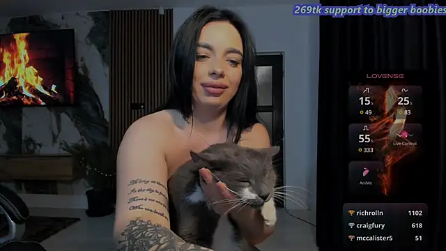 Snapshot of issabellaa04 chatting on February 2, 10:39 pm issabellaa04 online show from February 2, 10:39 pm
