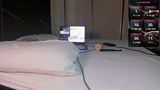 issabellaa04 online show from March 27, 8:26 am