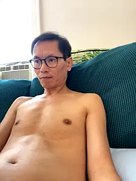 Snapshot of AssaBT chatting on November 17, 6:45 pm AssaBT online show from November 17, 6:45 pm