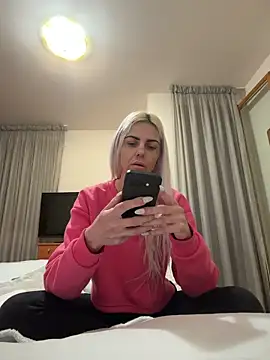 feliciafelon online show from April 12, 7:06 pm