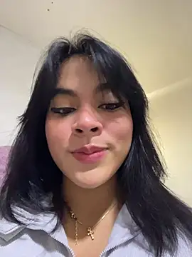 Snapshot of Sophie_wyld chatting on December 1, 8:32 pm Sophie wyld online show from December 1, 8:32 pm