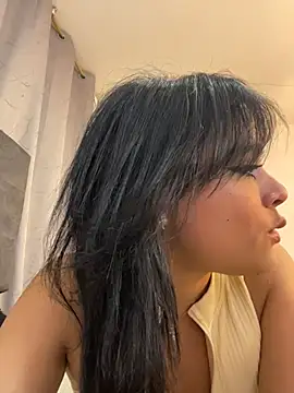 Snapshot of Sophie_wyld chatting on December 1, 3:07 am Sophie wyld online show from December 1, 3:07 am