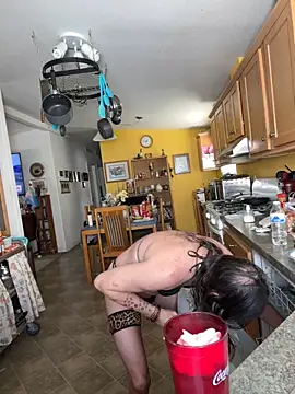 tsashelayamylynzy online show from April 4, 8:48 pm