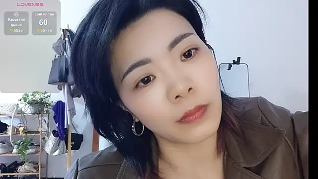 Snapshot of adele8731 chatting on November 16, 6:07 am adele8731 online show from November 16, 6:07 am