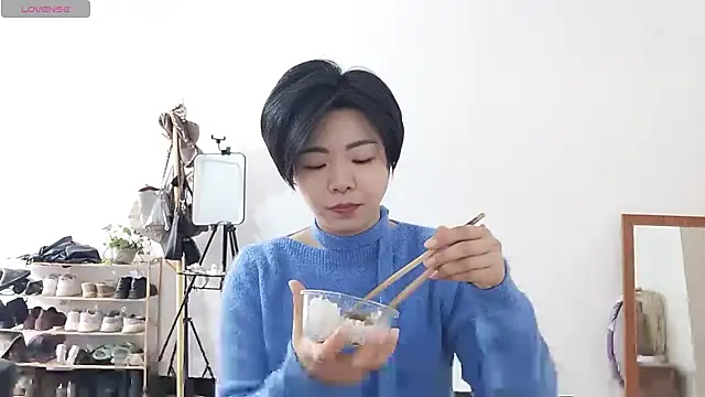 adele8731 online show from December 22, 3:17 am