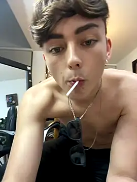 Snapshot of Boyfriend-Hot chatting on November 16, 5:45 am Boyfriend-Hot online show from November 16, 5:45 am