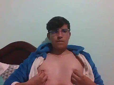 Snapshot of Alejo-MrBunny chatting on November 16, 6:18 am Alejo-MrBunny online show from November 16, 6:18 am