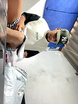 Snapshot of deivonthewater chatting on November 27, 6:19 pm deivonthewater online show from November 27, 6:19 pm