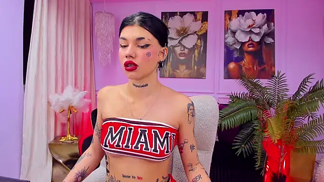 YasminWild online show from December 4, 4:33 am