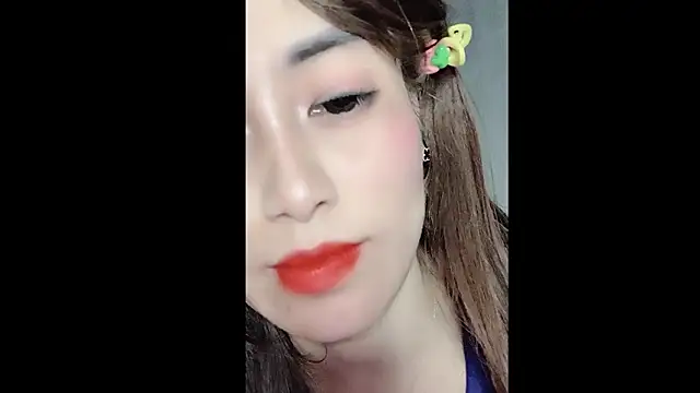 Snapshot of MiAnna-Lovee chatting on November 21, 7:40 am MiAnna-Lovee online show from November 21, 7:40 am