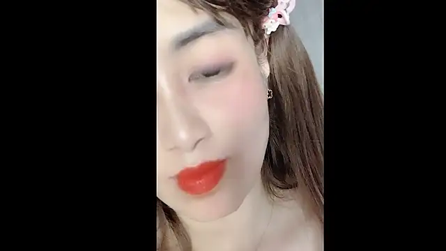 Snapshot of MiAnna-Lovee chatting on November 28, 7:19 am MiAnna-Lovee online show from November 28, 7:19 am