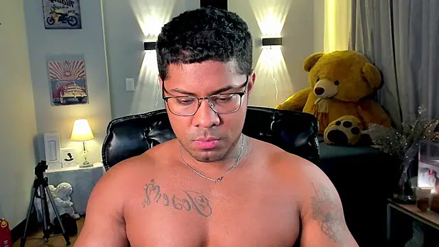 Snapshot of LEONHDZ chatting on November 27, 2:12 am LEONHDZ online show from November 27, 2:12 am