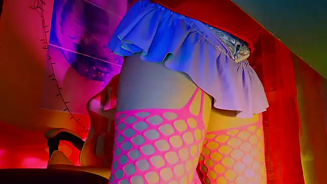 BESTLOLA online show from January 15, 11:35 am